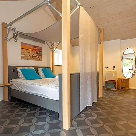 Klein Beek 3*